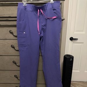 Figs kade scrub bottoms!